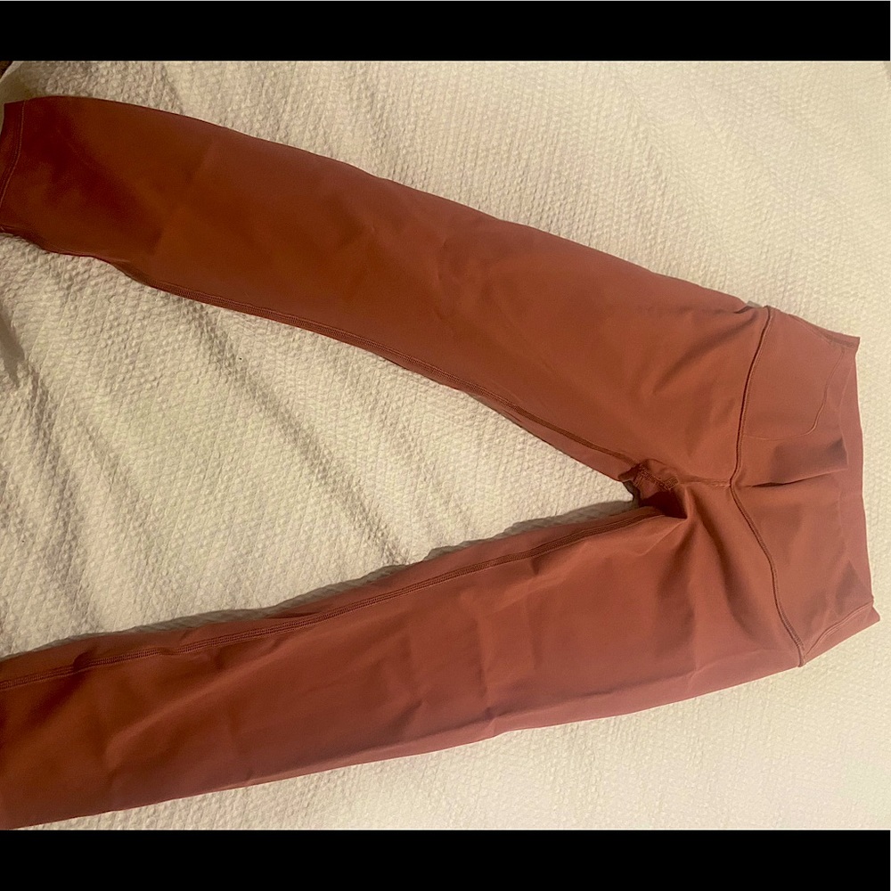 Lululemon leggings size 8 no piling